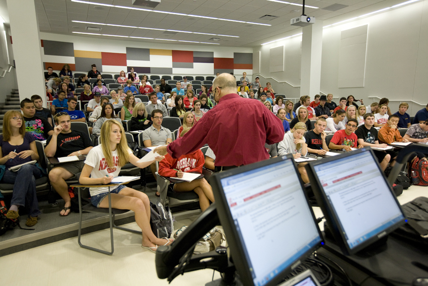 UNL study shows students play with phones in class — a lot | Nebraska Today | University of