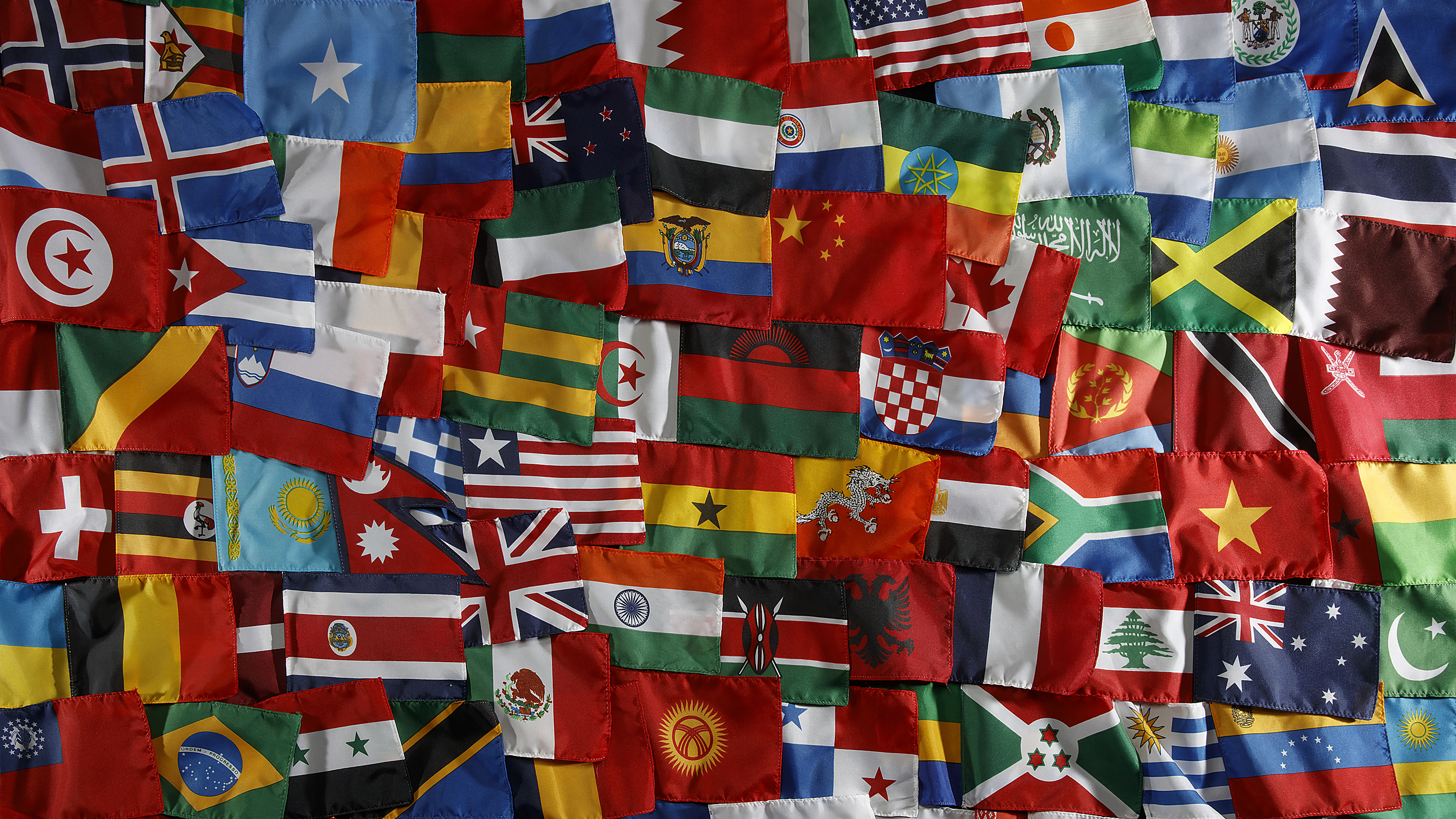 А также многих других стран. Разные флаги. Флаги различных государств. Флажки разных стран.