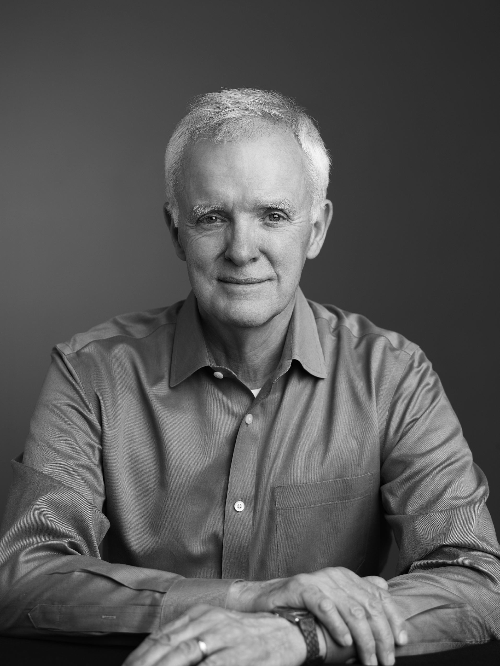 Black-and-white portrait of Bob Kerrey