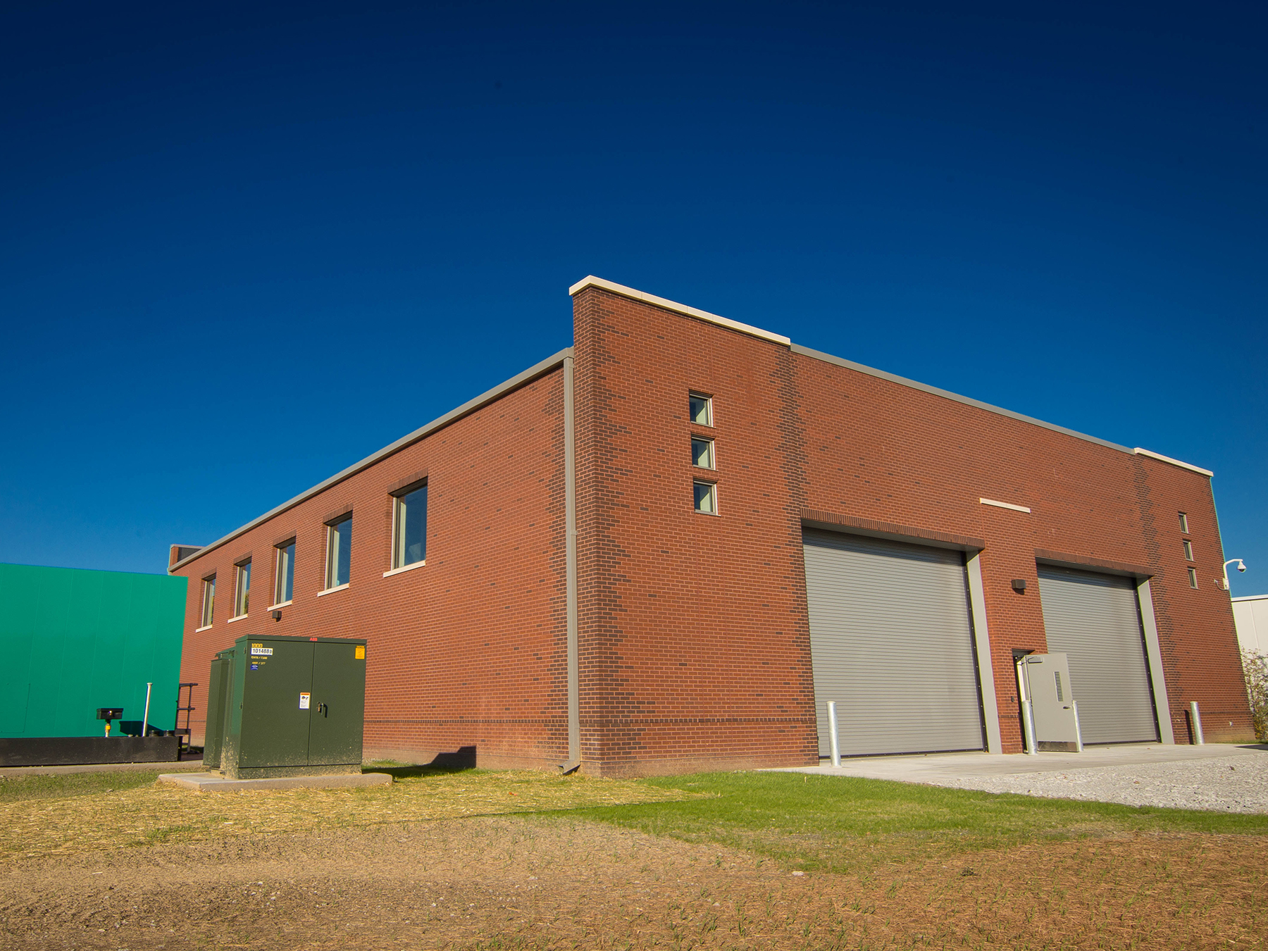 Effluent is diverted from a nearby wastewater facility to NIC’s heat exchanger building, where it is used to heat or cool a second stream of water that circulates through a 6,000-foot underground loop of pipe encircling the campus.