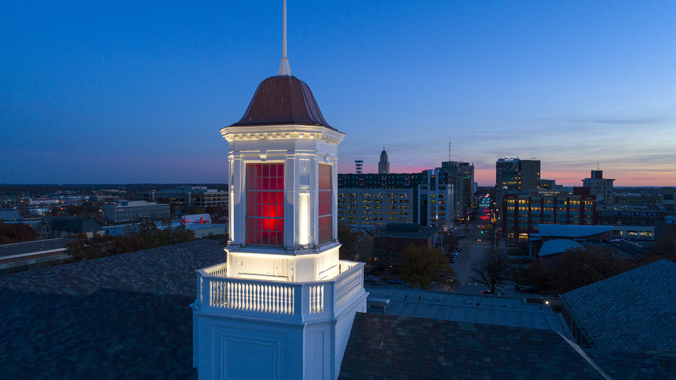 The University of Nebraska–Lincoln Love Library's iconic cupola at night.