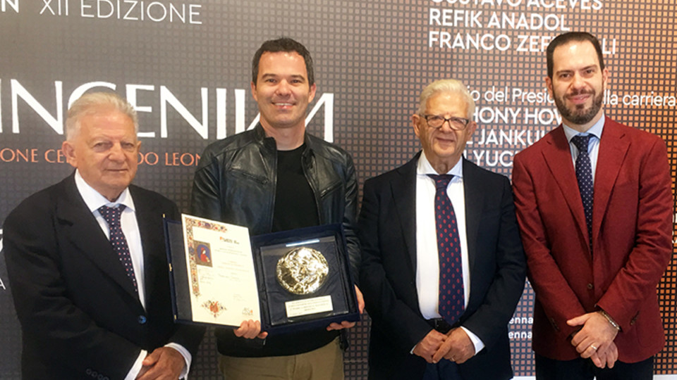 Francisco Souto (second from left) receives the Lorenzo il Magnifico Award for works on paper at the XIIth edition of the Florence Biennale in Italy.