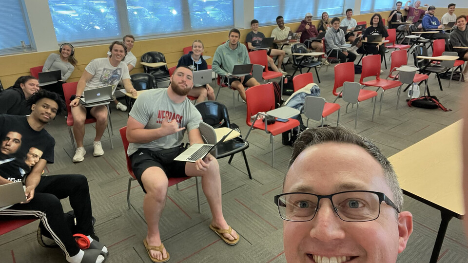 Jason Stamm, assistant professor of journalism and mass communications, marked the last class of the semester in a senior capstone sports media course with a class selfie. Learn more at https://go.unl.edu/jssa.