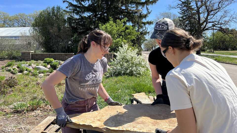 Agronomy and horticulture students designed and built a new flagstone patio in the Backyard Farmer garden. Learn more about the project at https://go.unl.edu/grs4.