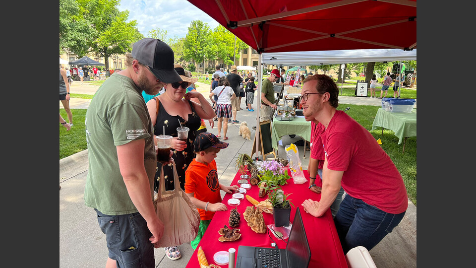 The university's Plant and Pest Diagnostic Clinic was among the participants at the Discovery Days event held on East Campus on July 9. At the booth, the team taught adults and youth about plant pathogens, mushrooms and the world under magnification. Learn more at https://go.unl.edu/qwdr.