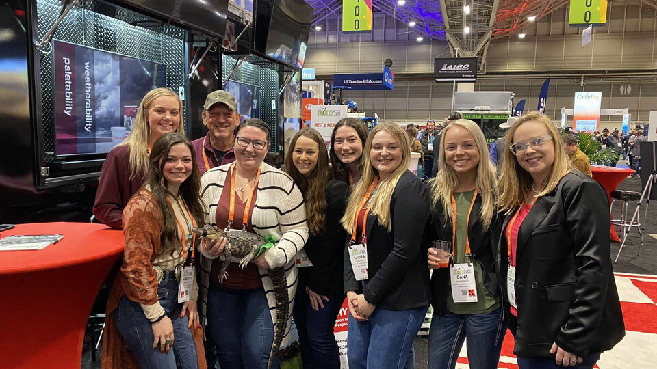 Nebraska Beef Industry Scholars paused to pose with Troy Landry at the recent Cattle Industry Convention and NCBA Trade Show. Landry is featured in the “Swamp People” reality TV show. Learn more at https://go.unl.edu/zn3t.