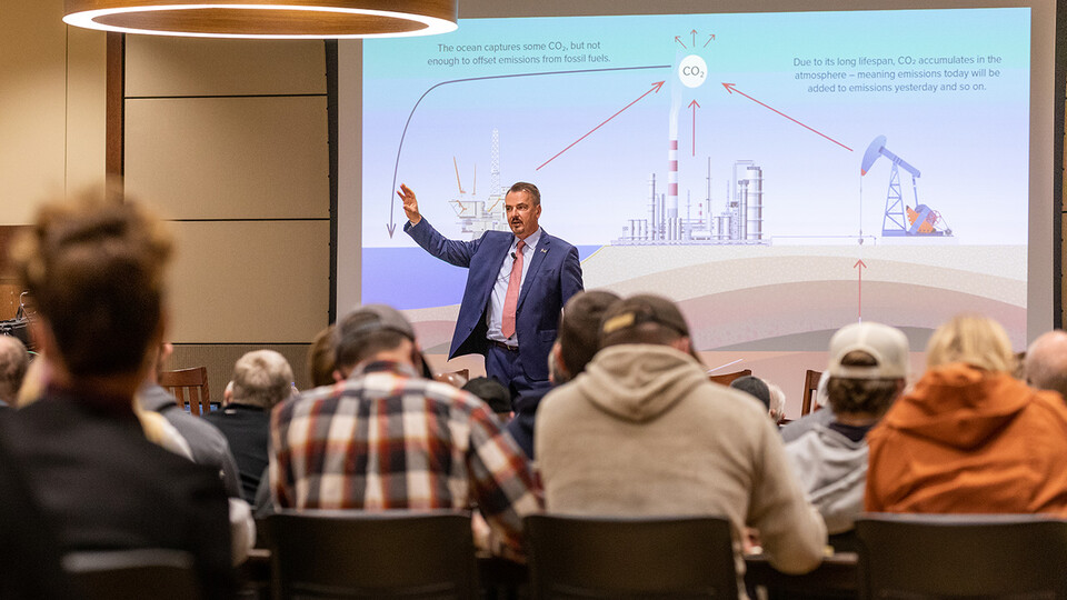 Frank Mitloehner, professor of animal science and air quality extension specialist at the University of California, Davis, delivers the fall 2021 Heuermann Lecture on Oct. 25. He discussed beef’s path to sustainability.