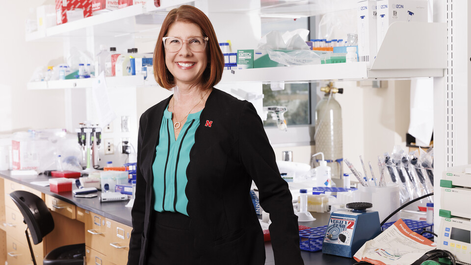 Angie Pannier, Swarts Family Chair in Biological Systems Engineering and professor of biomedical engineering, poses in a lab. She will present the Nebraska Lecture “DNA and RNA Delivery: From Novel Therapies to Vaccines that End Pandemics” on Nov. 17 via Zoom.