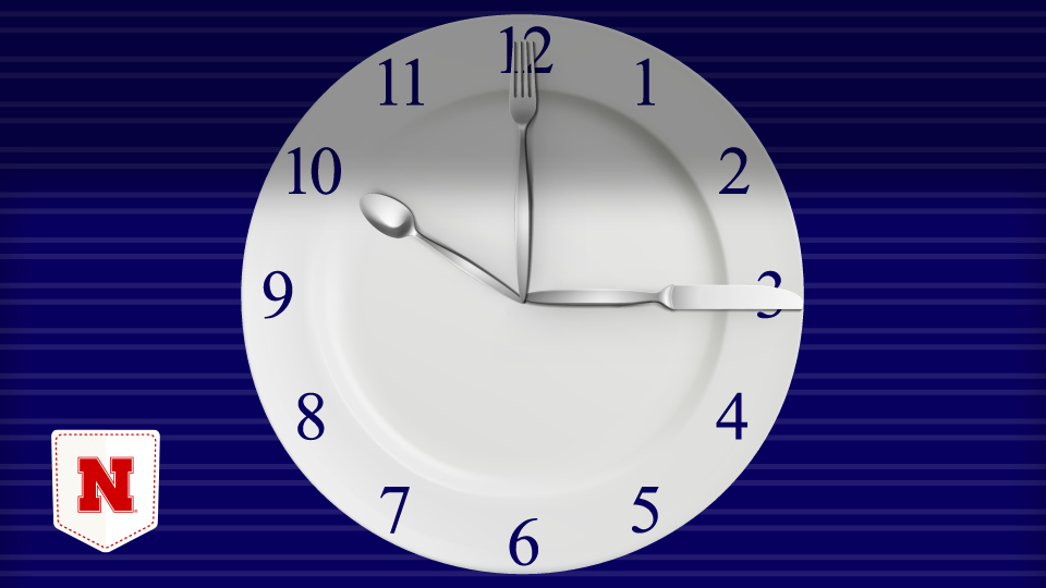 Illustration of dinner plate as clock