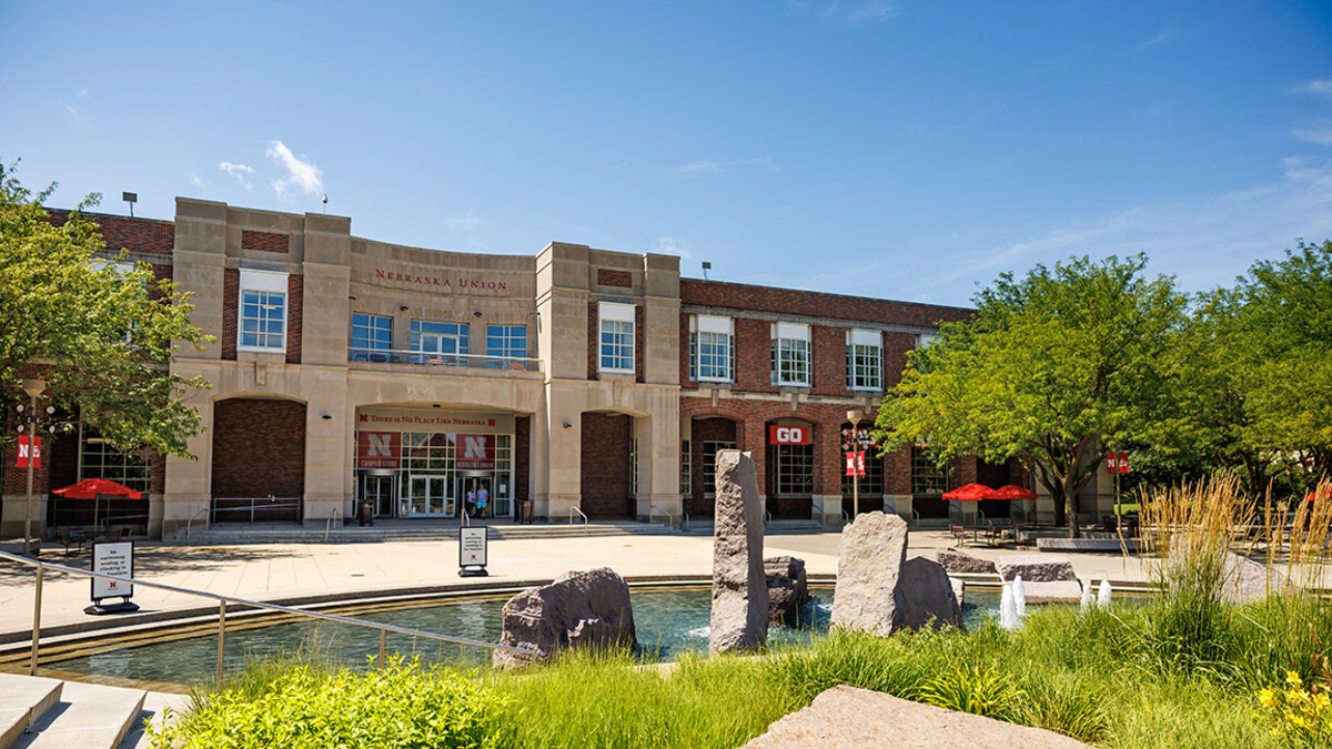Broyhill Fountain sits in front of Nebraska Union.