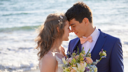 Van Hoosen shares gratitude for new husband, wedding memories