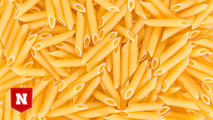 Gluten tag? Common restaurant practice transfers gluten to gluten-free pasta