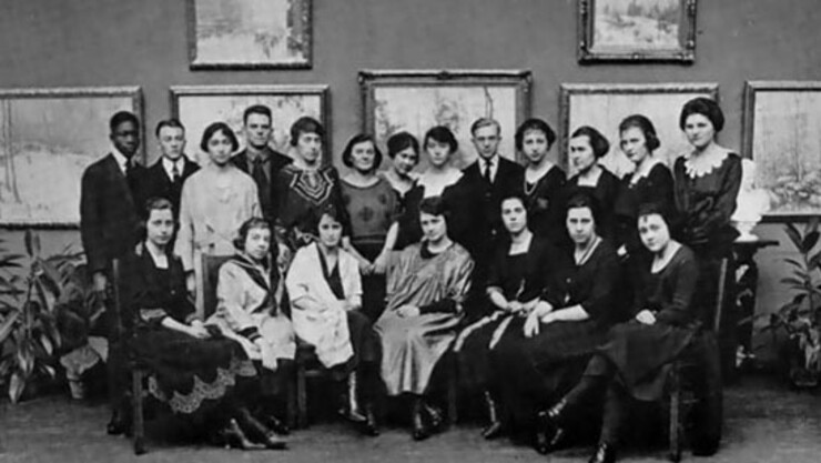 Art club photo featuring Aaron Douglas (back row, far left)