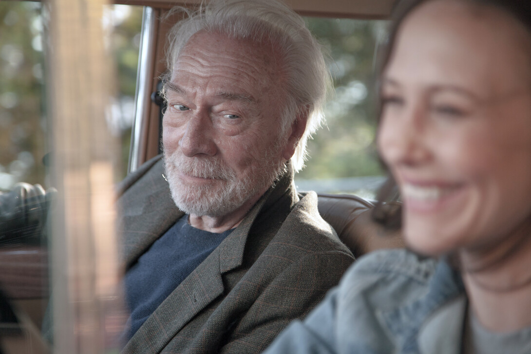 Christopher Plummer & Vera Farmiga star in "Boundaries"