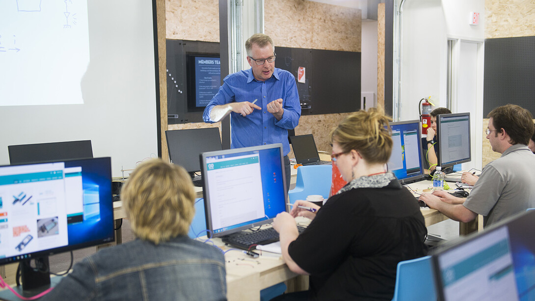 Shane Farritor, professor of engineering at Nebraska and director of Nebraska Innovation Studio, leads a workshop in the Nebraska Innovation Campus makerspace. A new project led by the University of Nebraska-Lincoln will establish an Innovation Makerspace Co-Laboratory in Sidney.