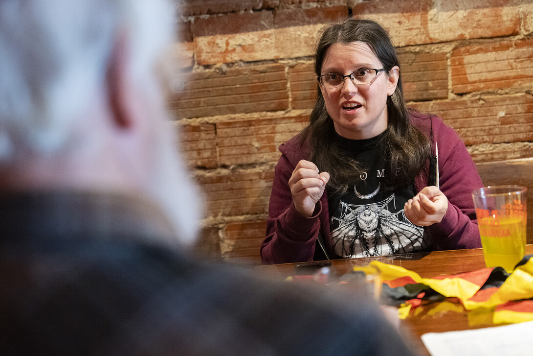 Graduate student Ri Kreiner speaks in German to Emeritus Associate Professor Robert Shirer at Yia Yia’s on O Street.