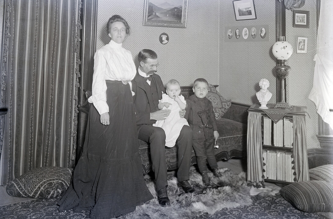 DeWitt Bristol Brace and his family.